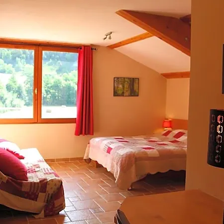Oda ve Kahvaltı Alcove Du Velay 3*